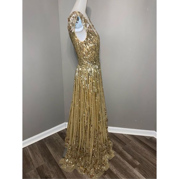 MAC DUGGAL SEQUIN & FLORAL EMBELLISHED EVENING GOWN - Picture 6 of 11